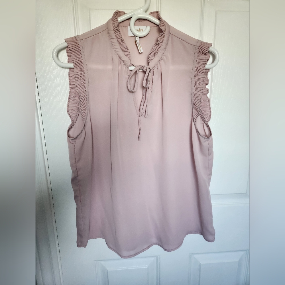 NWOT Women's capped sleeve top